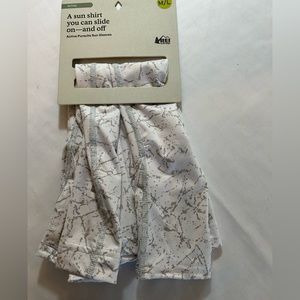 NWT:  REI Active Pursuits Sun Sleeves. Size: M/L